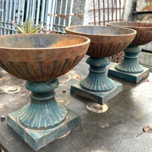 Copas pequeñas de hierro fundido