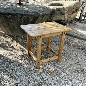 Mesa antigua tocinera de madera